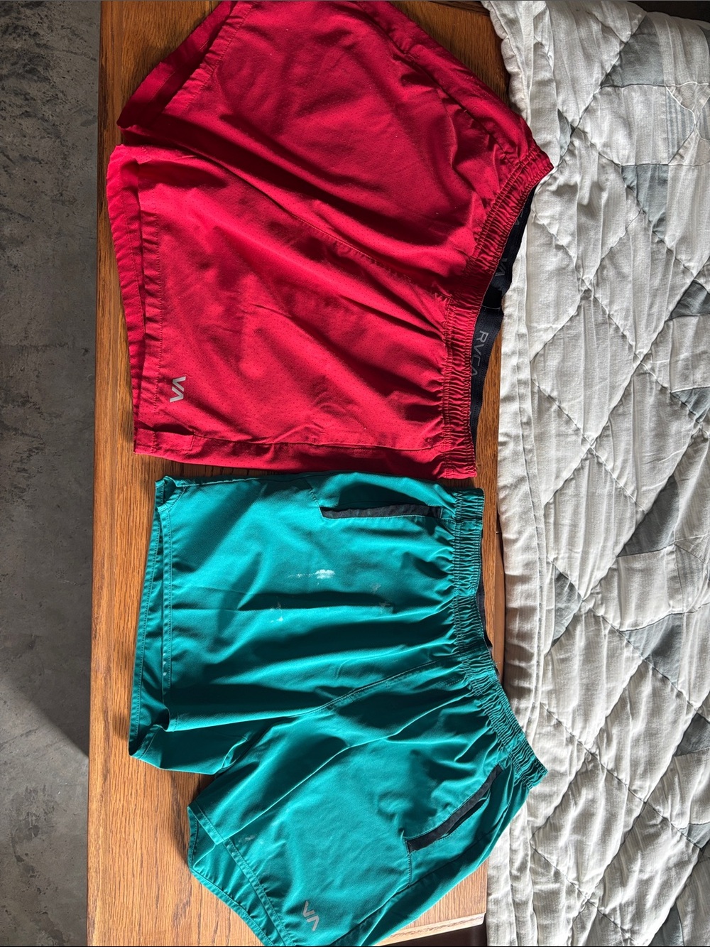 RVCA Yogger Stretch Large - Red and Teal Athletic Shorts